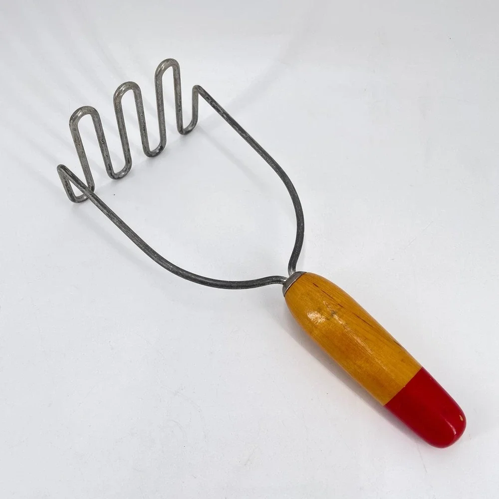 Vintage Potato Masher Zigzag Wire Wood Handle Red Tip Farmhouse Kitchen Tool